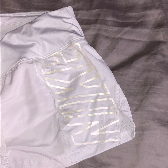 women’s nike shorts - Picture 3 of 3